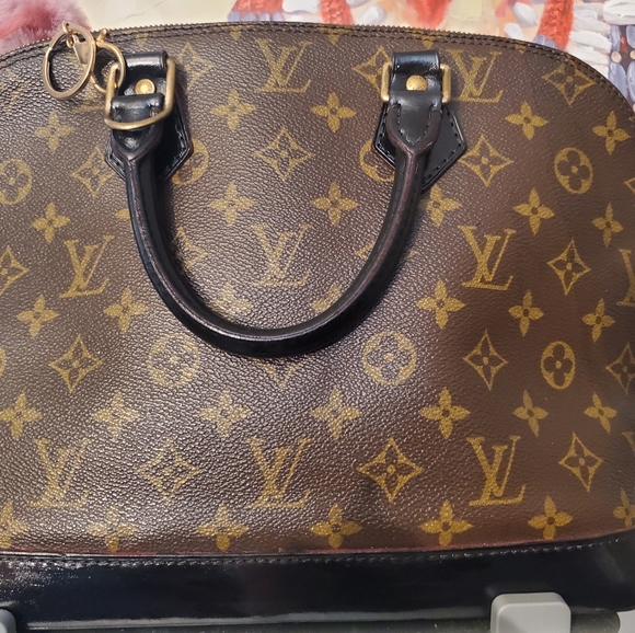 ***Sold on Mercari***Louis-vuitton - Picture 8 of 15